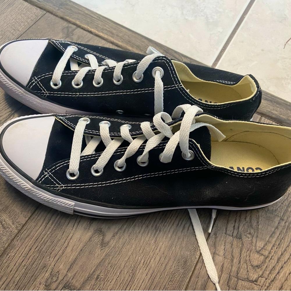 Size 10 Women’s Converse